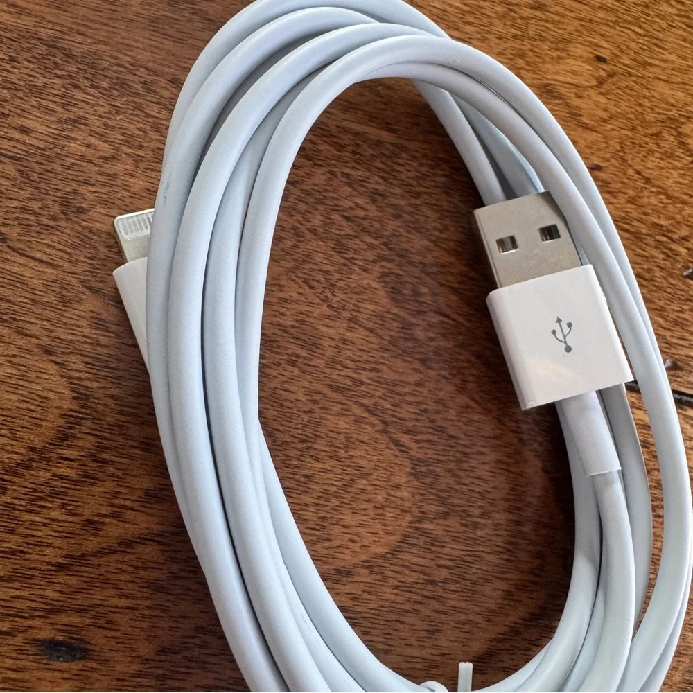N/A white charging